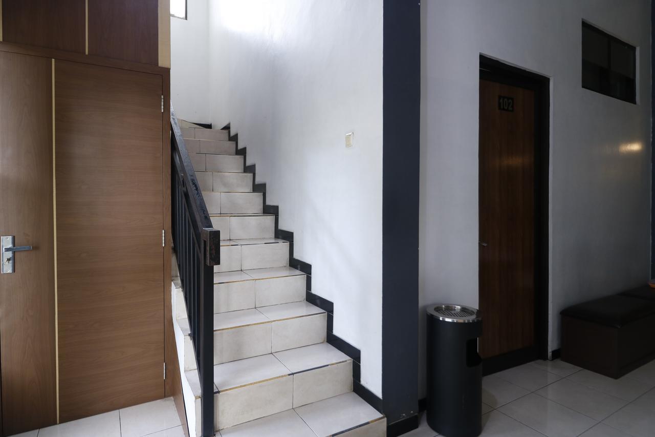 Reddoorz Plus Near Undip Tembalang Hotel Semarang Kültér fotó