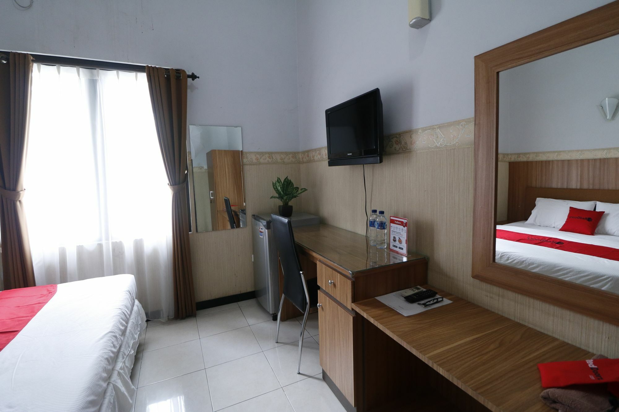 Reddoorz Plus Near Undip Tembalang Hotel Semarang Kültér fotó