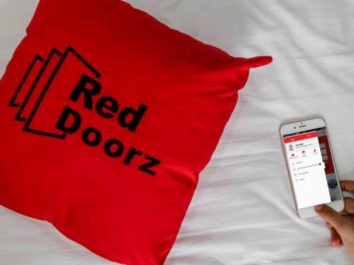 Reddoorz Plus Near Undip Tembalang Hotel Semarang Kültér fotó